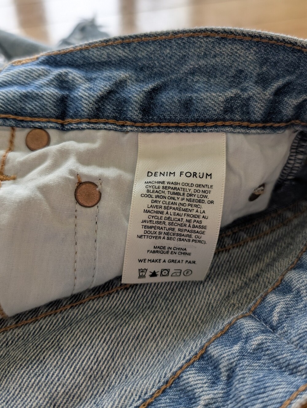Aritzia Denim Forum Ex Boyfriend High-Rise Light Wash Denim Shorts - Picture 5 of 9